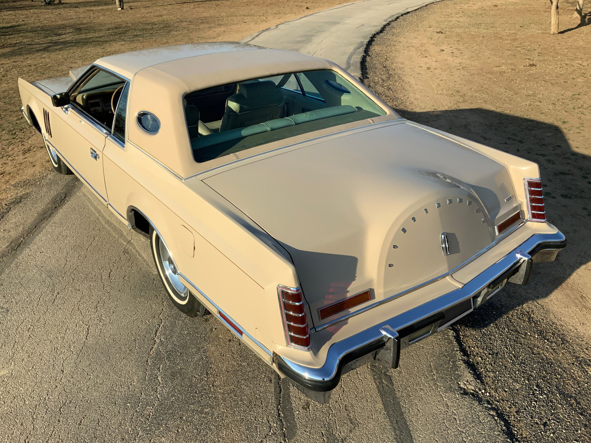 1978 Lincoln Mark V - Image 3