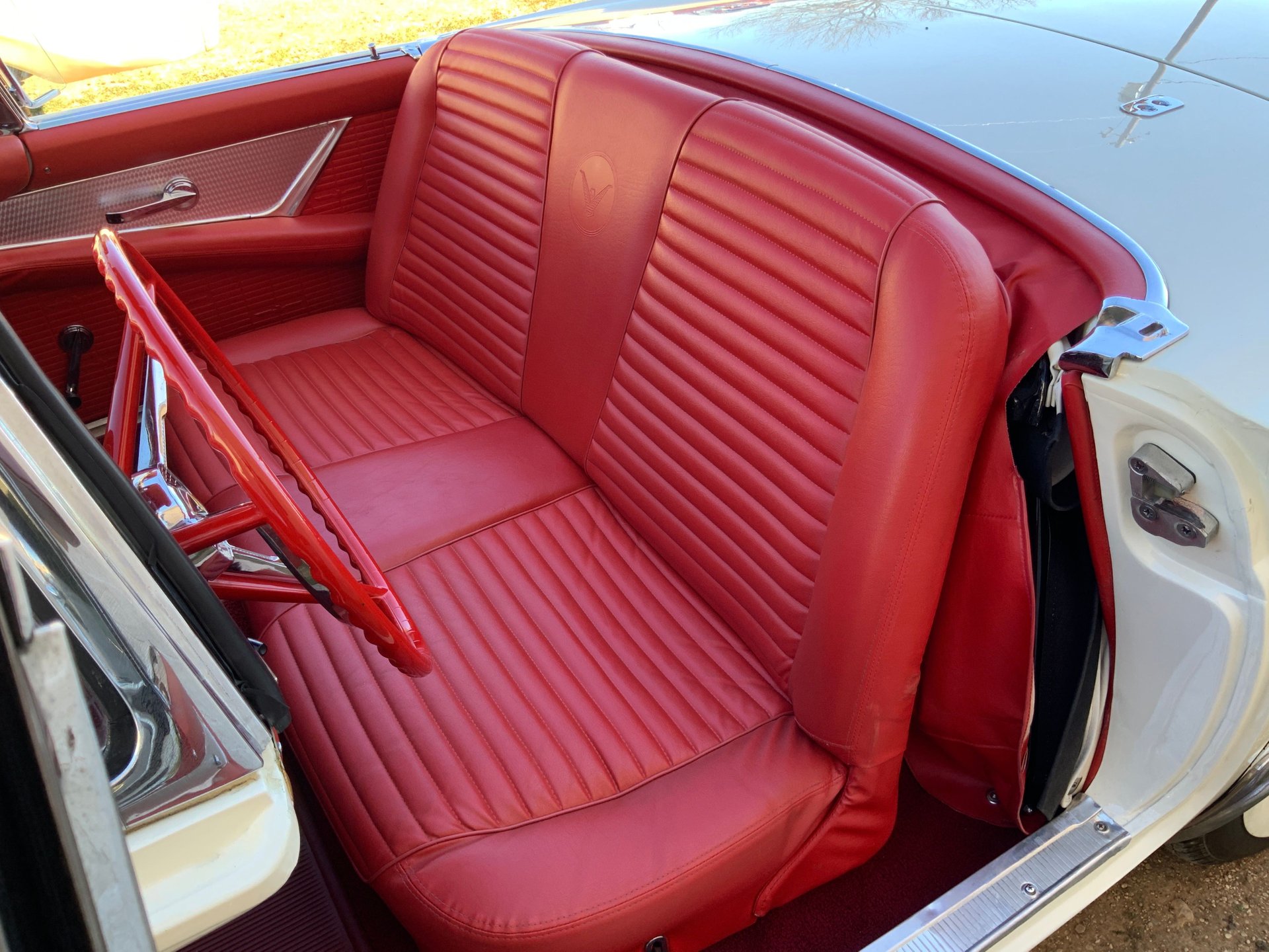 1957 Ford Thunderbird - Image 12