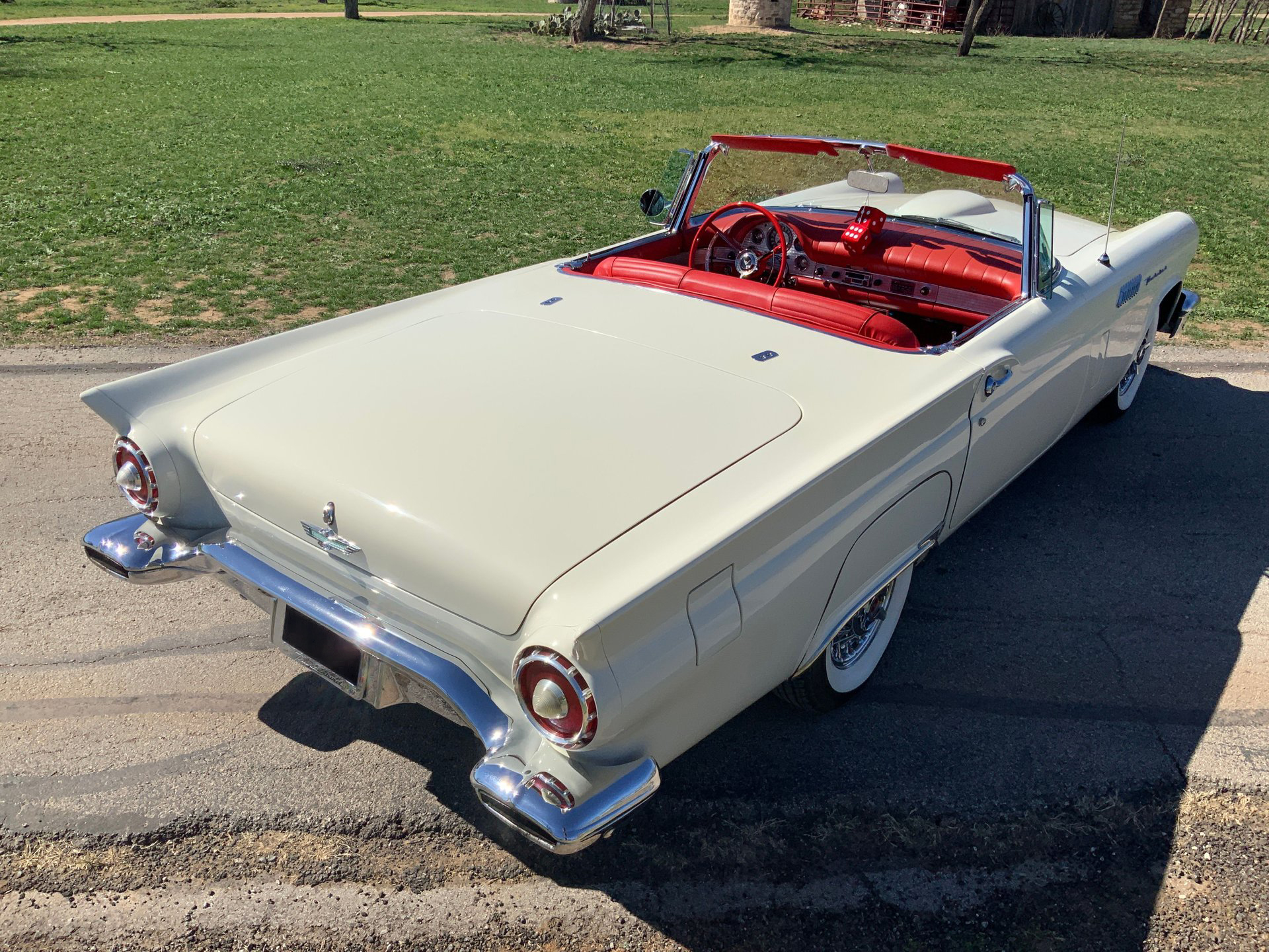 1957 Ford Thunderbird - Image 3